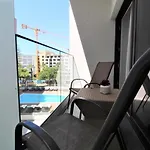 아파트 By The Sea